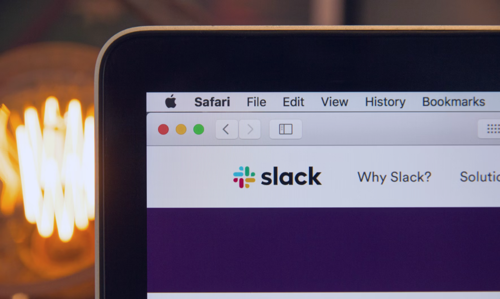Saving 90% of Time with an AI-Driven Assistant for Real-Time Project Status Tracking
